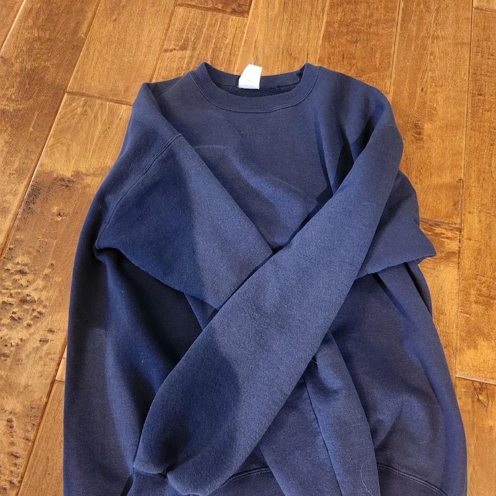 Hanes Men’s Navy Crewneck Sweatshirt